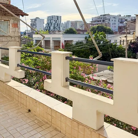 Cozy 1-bedroom Apartman